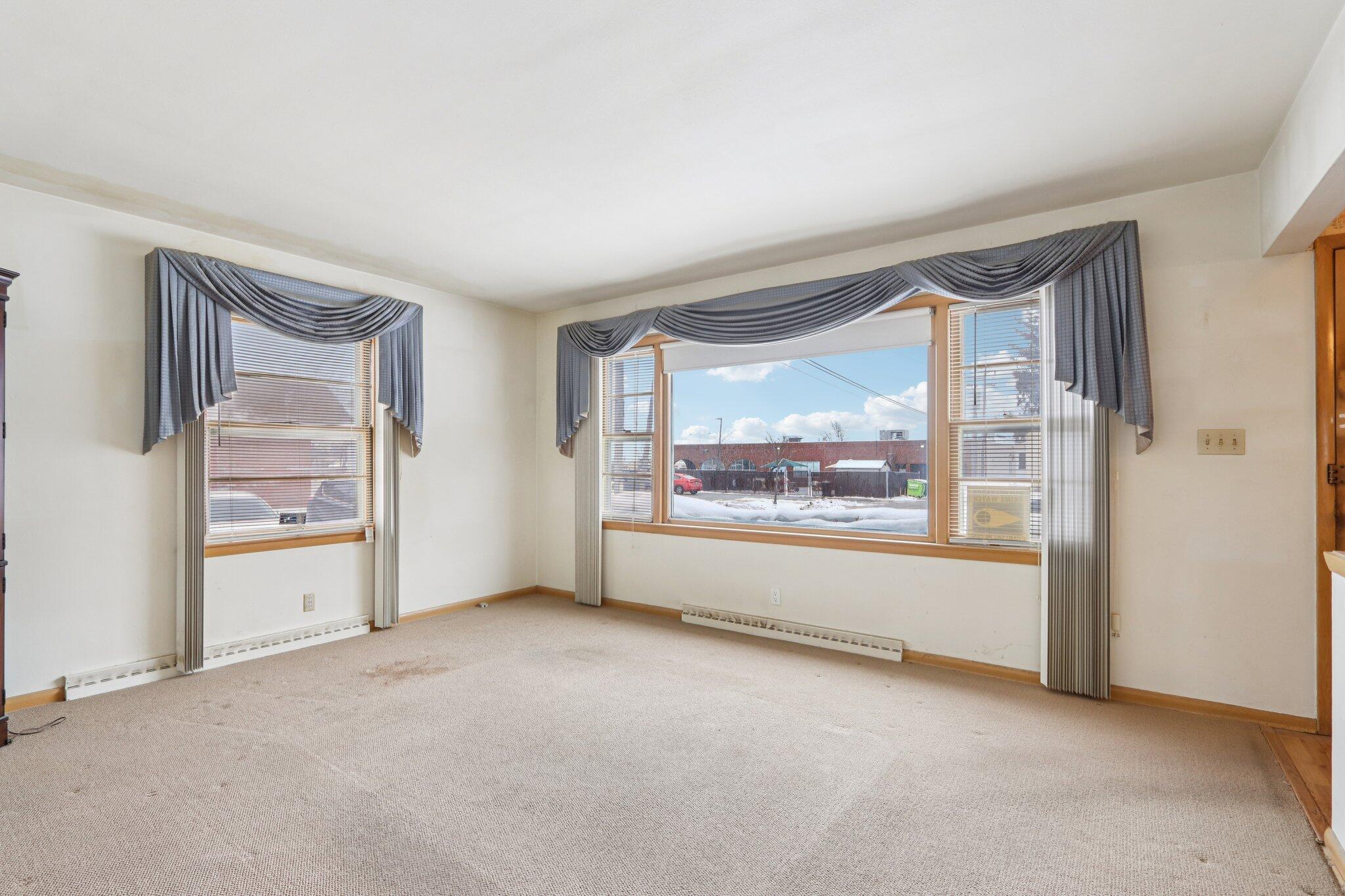 3955 North 79th Street Milwaukee, WI 53222 - Photo 4 of 42 Living Room