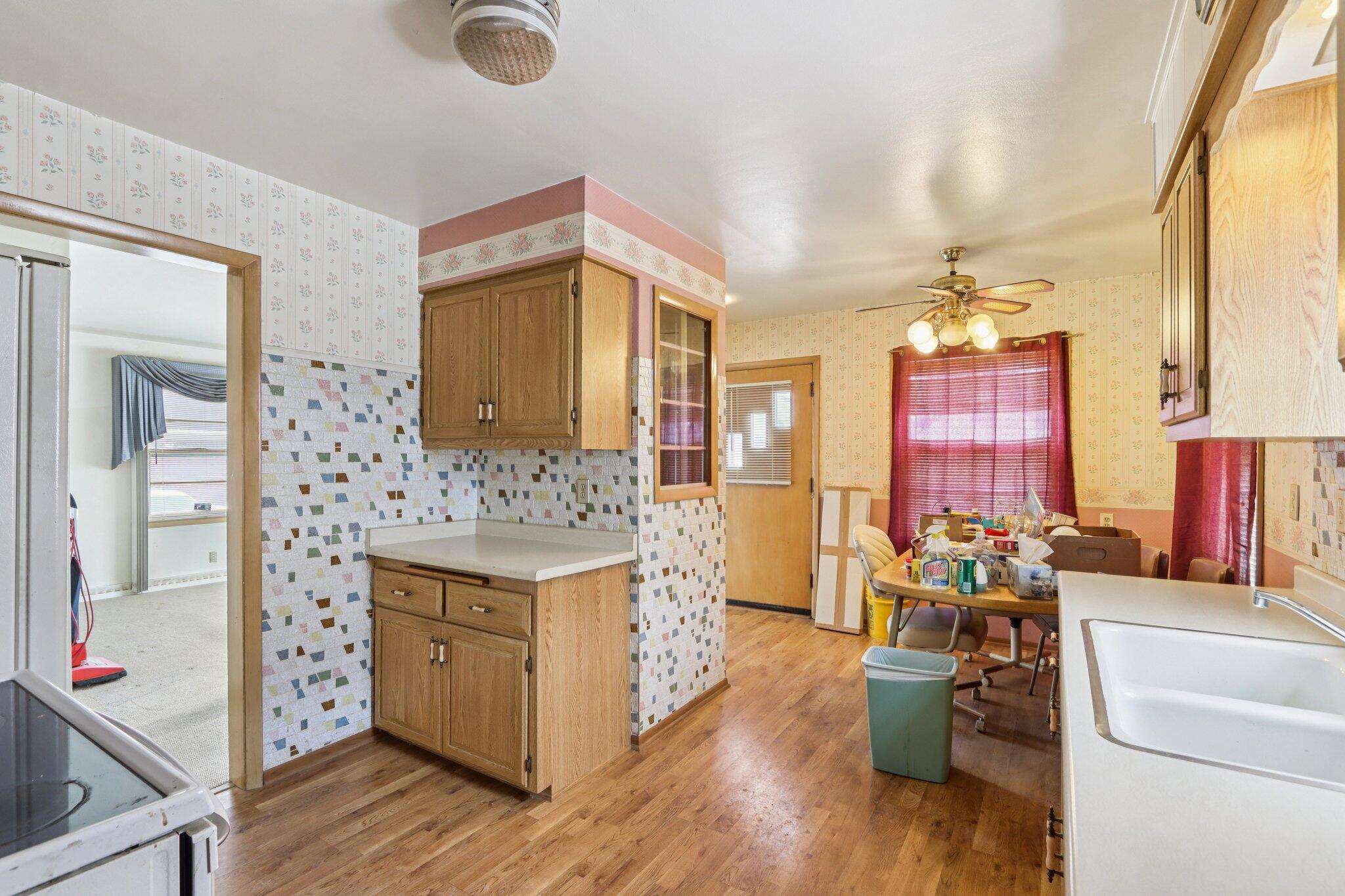 3955 North 79th Street Milwaukee, WI 53222 - Photo 7 of 42 Kitchen