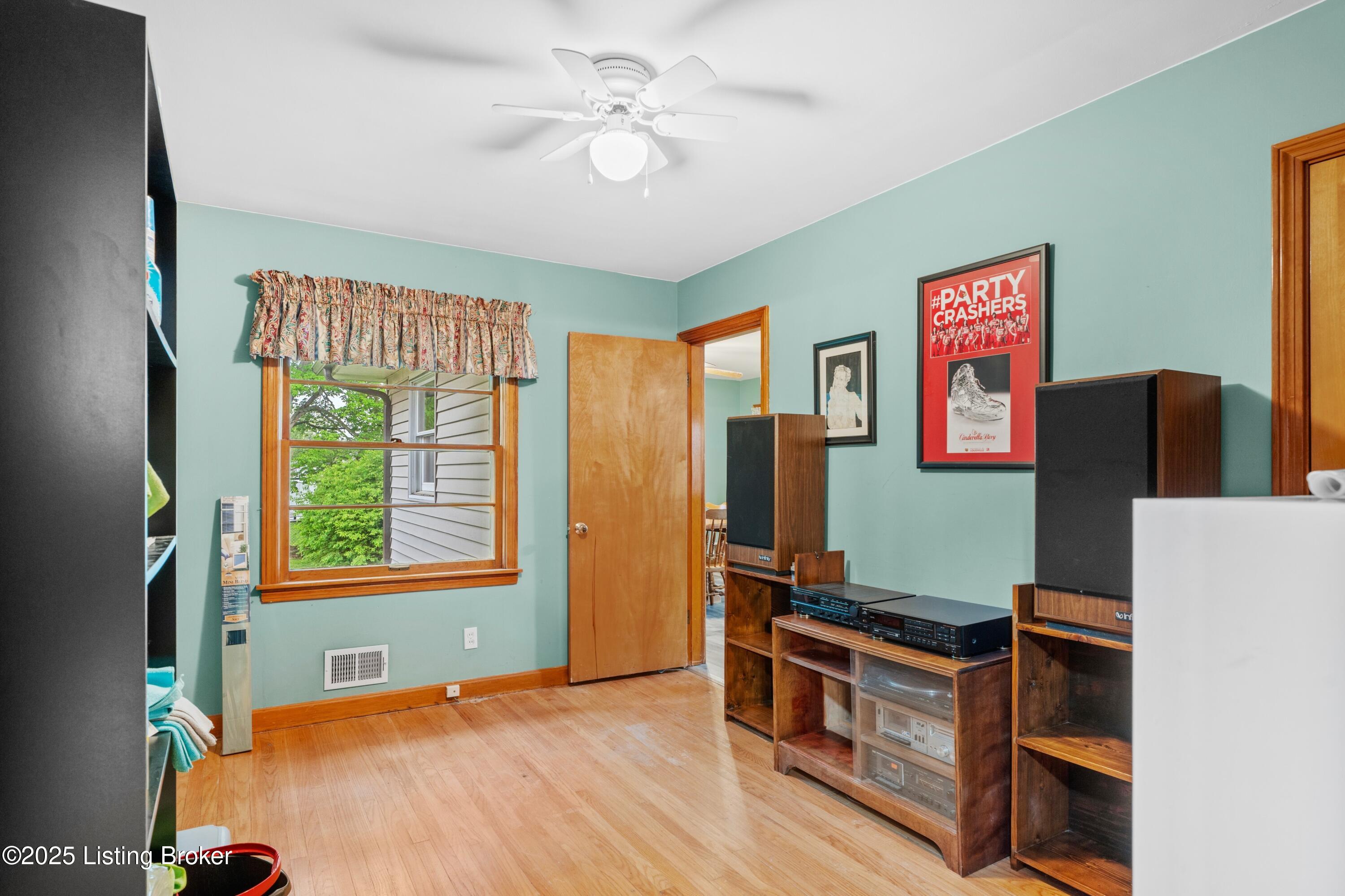 9409 Fairground Road Louisville, KY 40291 - Photo 16 of 35 DSC07008