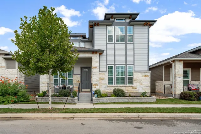 $649,999 | 620 North Guenther Avenue, New Braunfels, TX 78130