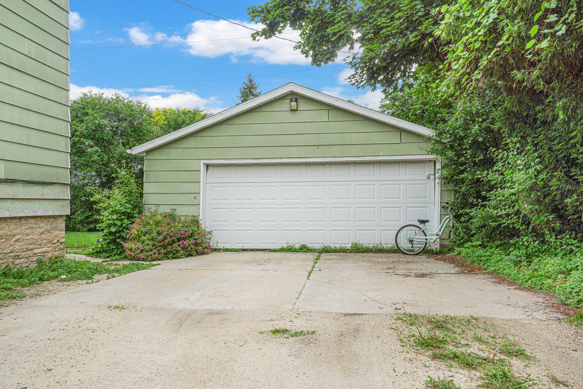 95 8th Street Fond du Lac, WI 54935 - Photo 5 of 5 Garage