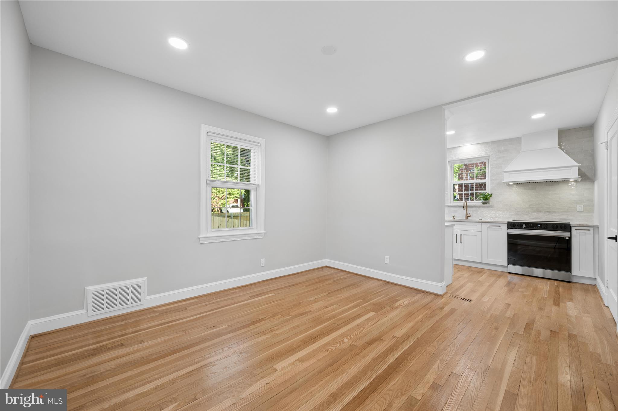 1515 Dennis Avenue Silver Spring, MD 20902 - Photo 9 of 65 Dining Room
