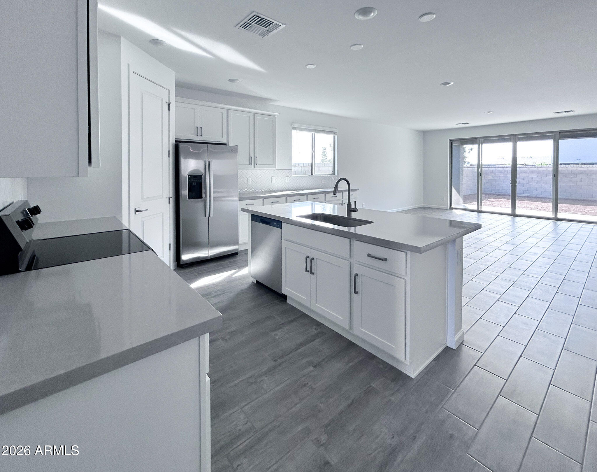 32094 Buckaroo Road San Tan Valley, AZ 85140 - Photo 4 of 35 6 Kitchen