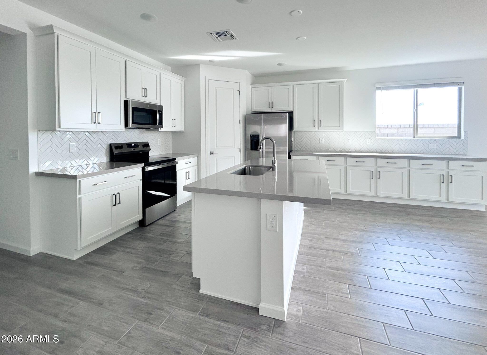 32094 Buckaroo Road San Tan Valley, AZ 85140 - Photo 6 of 35 8 Kitchen
