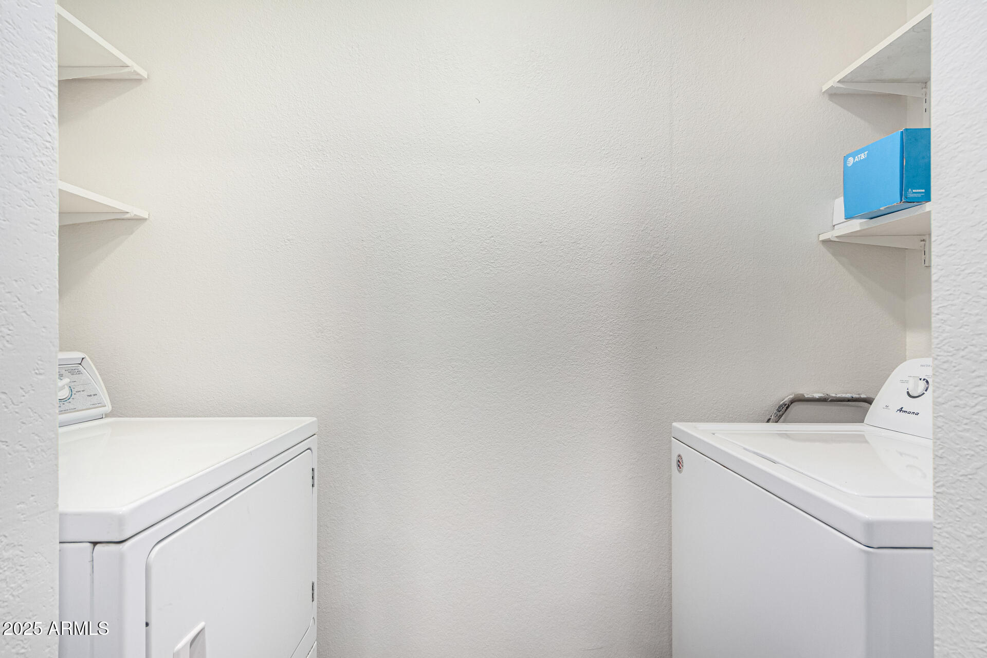 623 West Guadalupe Road, Unit 254 Mesa, AZ 85210 - Photo 17 of 30 a utility room with dryer and washer