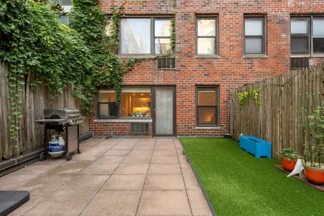$720,000 | 245 East 24th Street, Unit 2C | Kips Bay