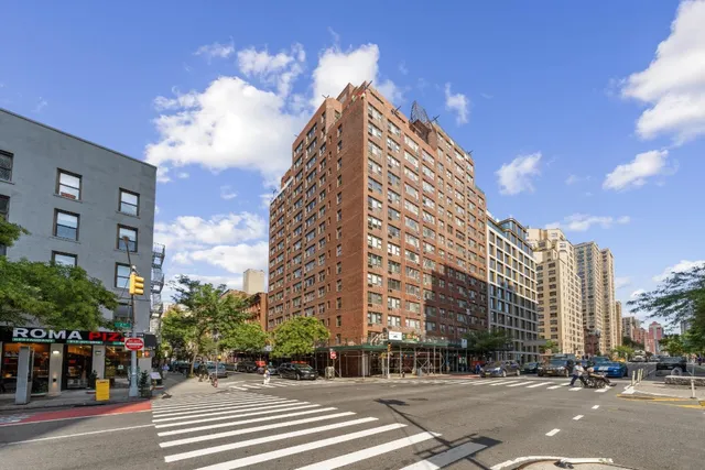 $720,000 | 245 East 24th Street, Unit 2C | Kips Bay