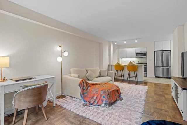 $720,000 | 245 East 24th Street, Unit 2C | Kips Bay