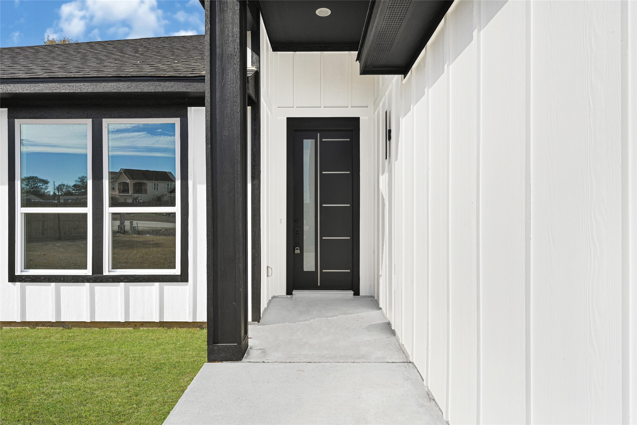515 Fairfax Lane Conroe, TX 77303 - Photo 3 of 26 a view of an entrance of the house
