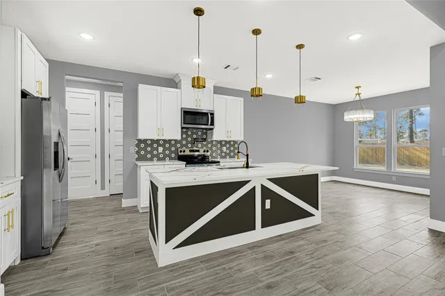 $349,500 | 515 Fairfax Lane, Conroe, TX 77303