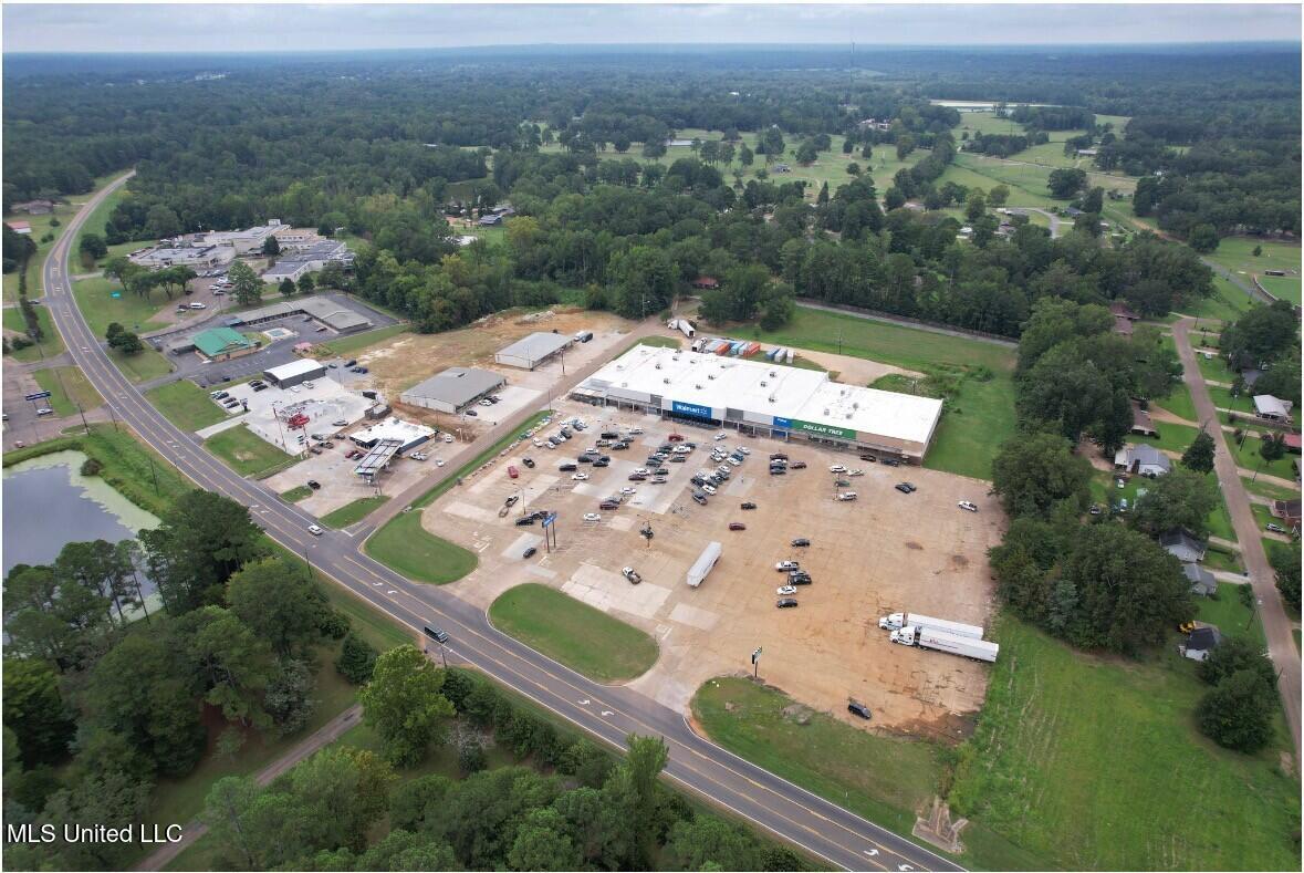 660 East Madison Street Houston, MS 38851 - Photo 1 of 9 Drone 1