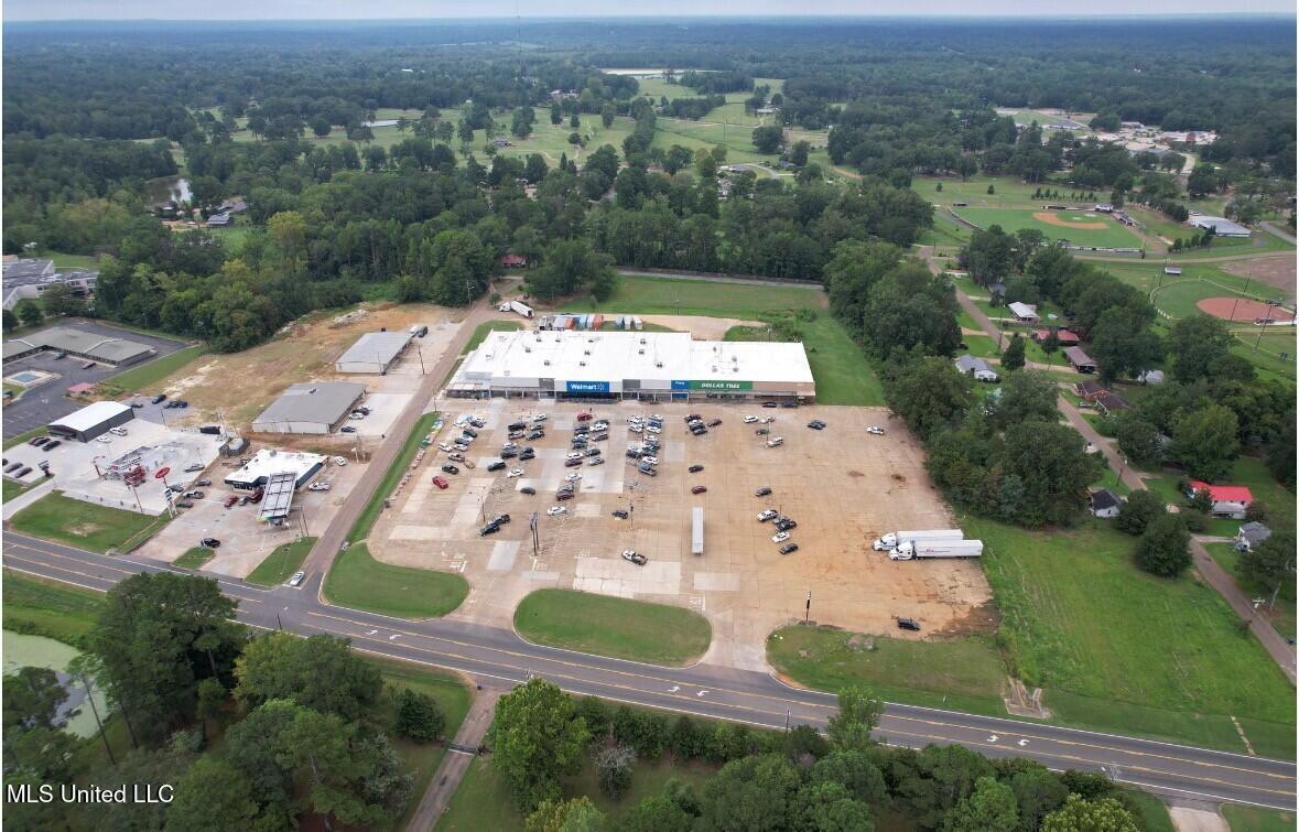660 East Madison Street Houston, MS 38851 - Photo 2 of 9 Drone 5