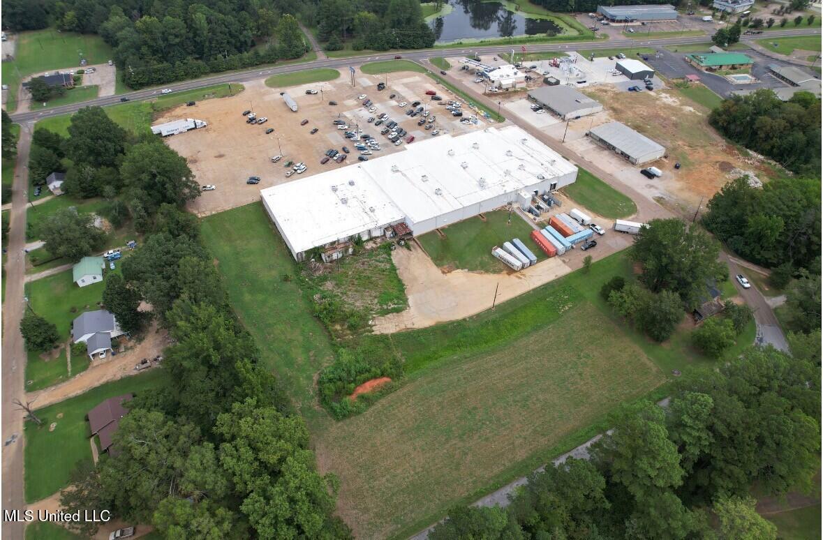 660 East Madison Street Houston, MS 38851 - Photo 3 of 9 Drone 2