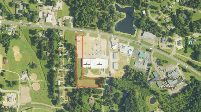 $285,000 | 660 East Madison Street, Houston, MS 38851