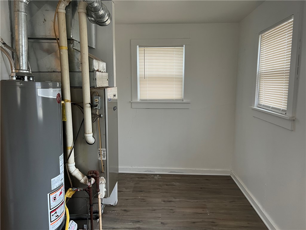 301 South 3rd Street Altamont, IL 62411 - Photo 20 of 23 Laundry/Utility Room