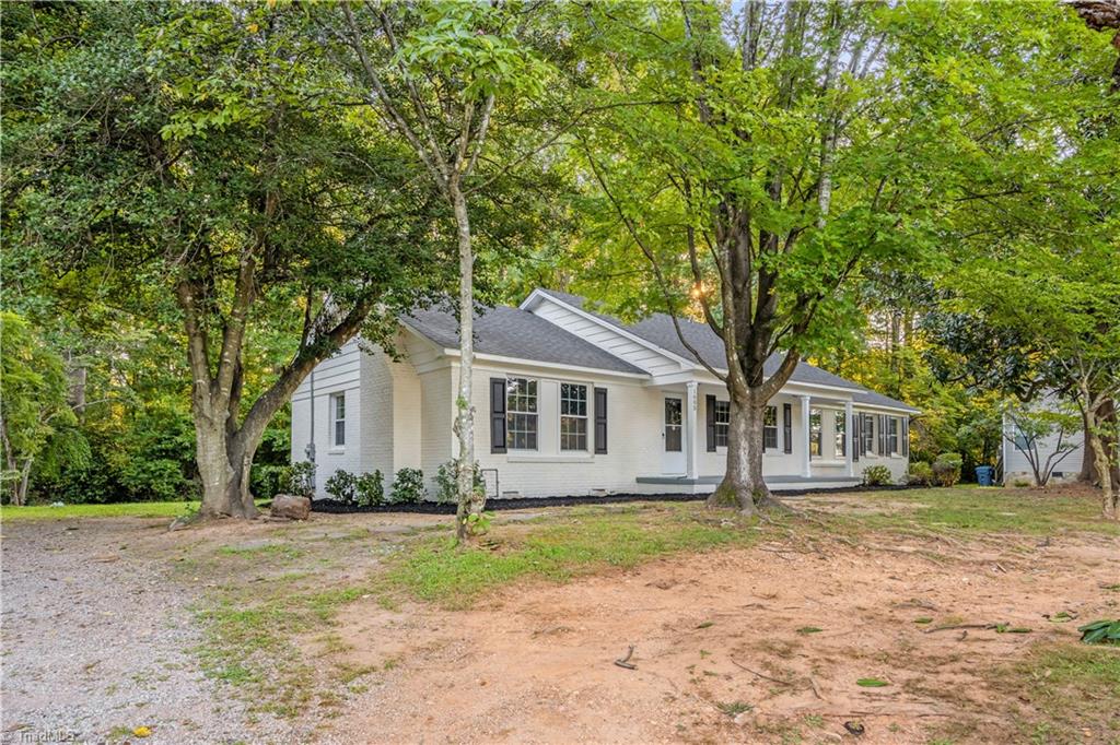 1605 Youngs Mill Road Greensboro, NC 27406 - Photo 3 of 27