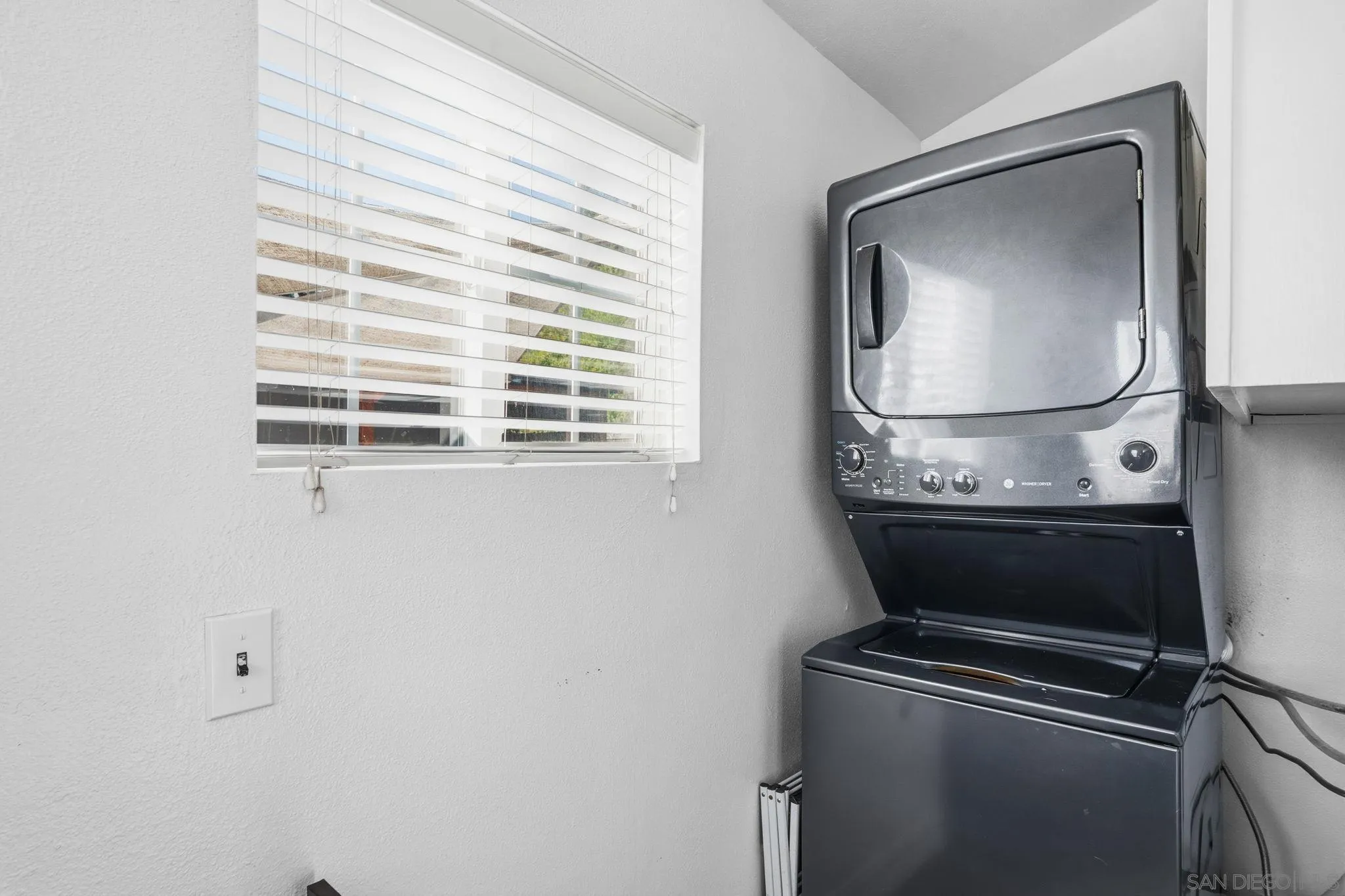 480 Orlando Street El Cajon, CA 92021 - Photo 19 of 25 a view of washer and dryer