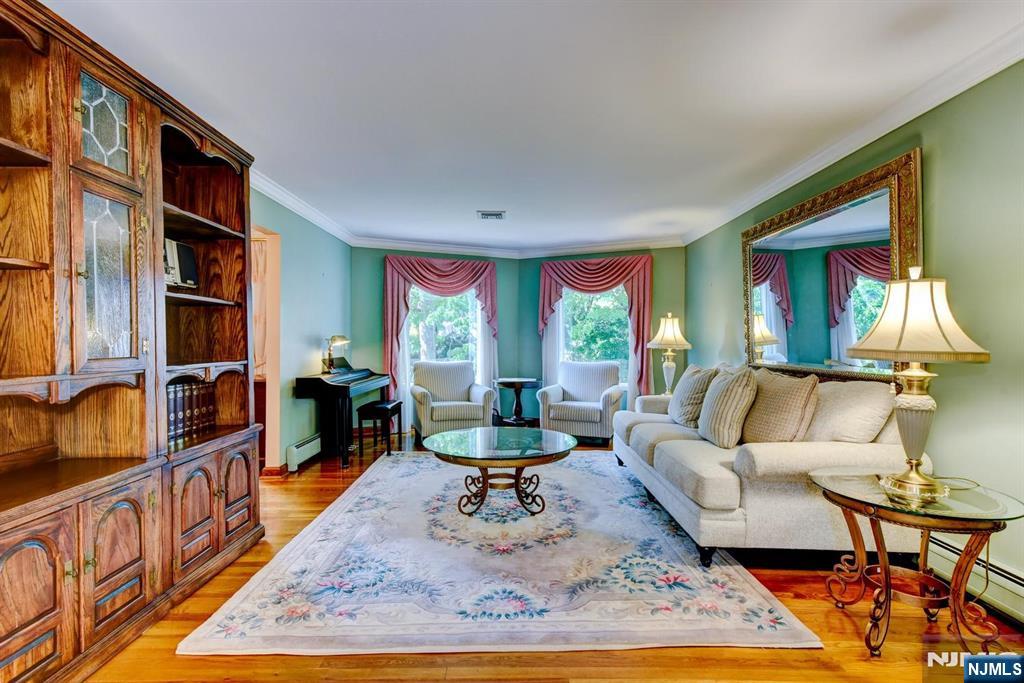 11 Yellow Brick Road Wayne, NJ 07470 - Photo 7 of 41