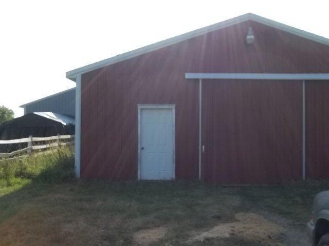 6858 Hinchey Road Pinckney, MI 48169 - Photo 7 of 10 20279401-6.JPG