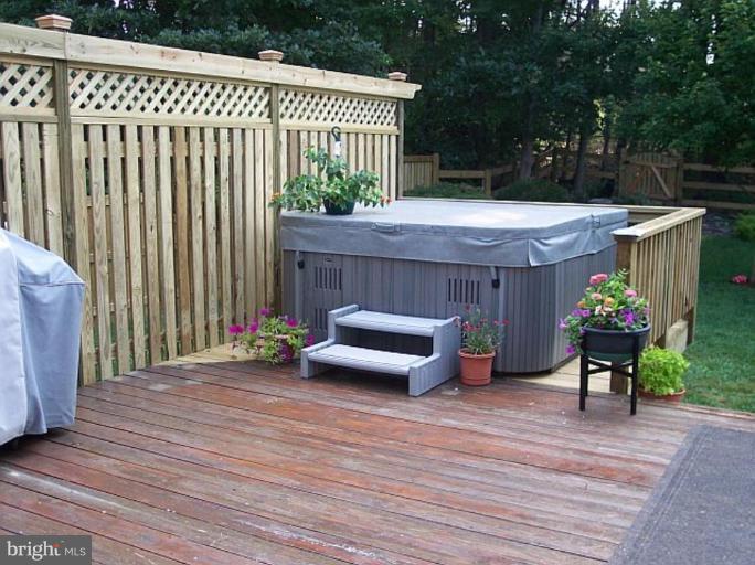 7621 Bear Forest Road Hanover, MD 21076 - Photo 8 of 24 Hot Tub