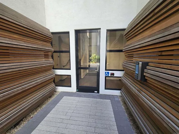 $5,300 | 8337 Distinctive Drive, San Diego, CA 92108