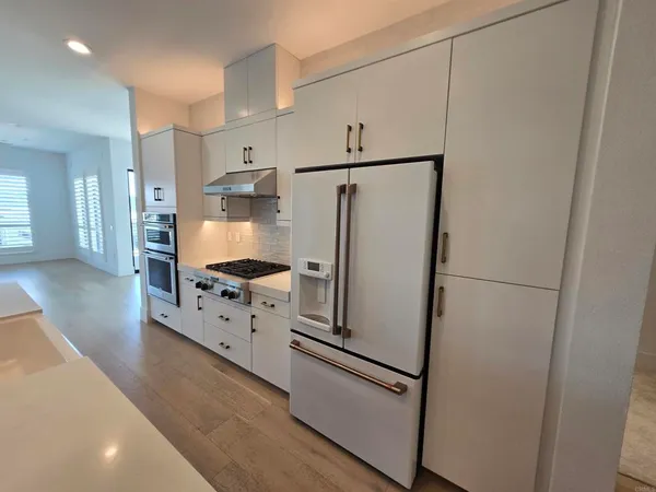 $5,300 | 8337 Distinctive Drive, San Diego, CA 92108