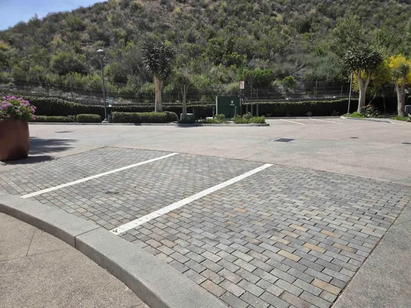 $5,300 | 8337 Distinctive Drive, San Diego, CA 92108