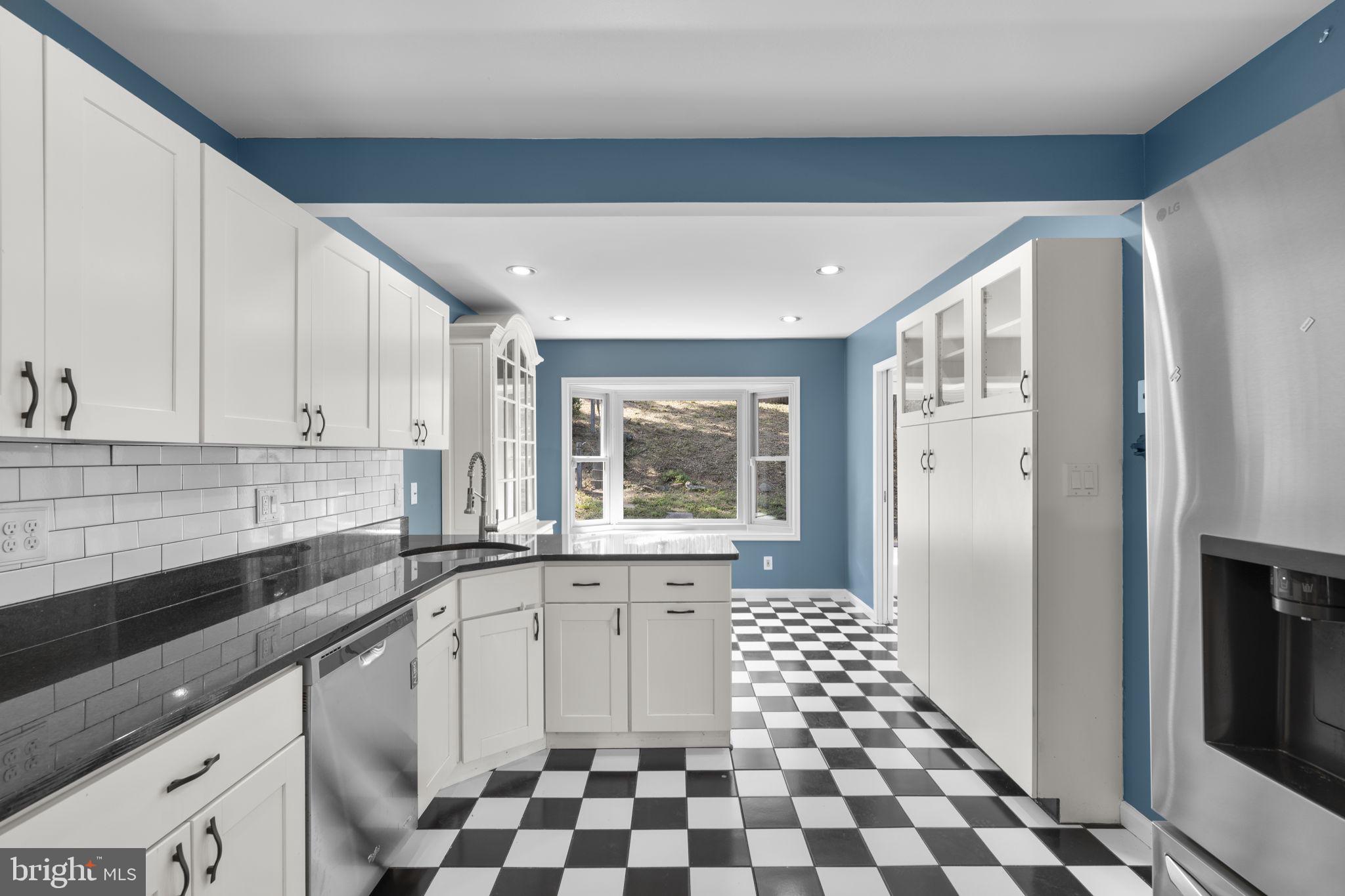 822 Loxford Terrace Silver Spring, MD 20901 - Photo 21 of 61 Kitchen