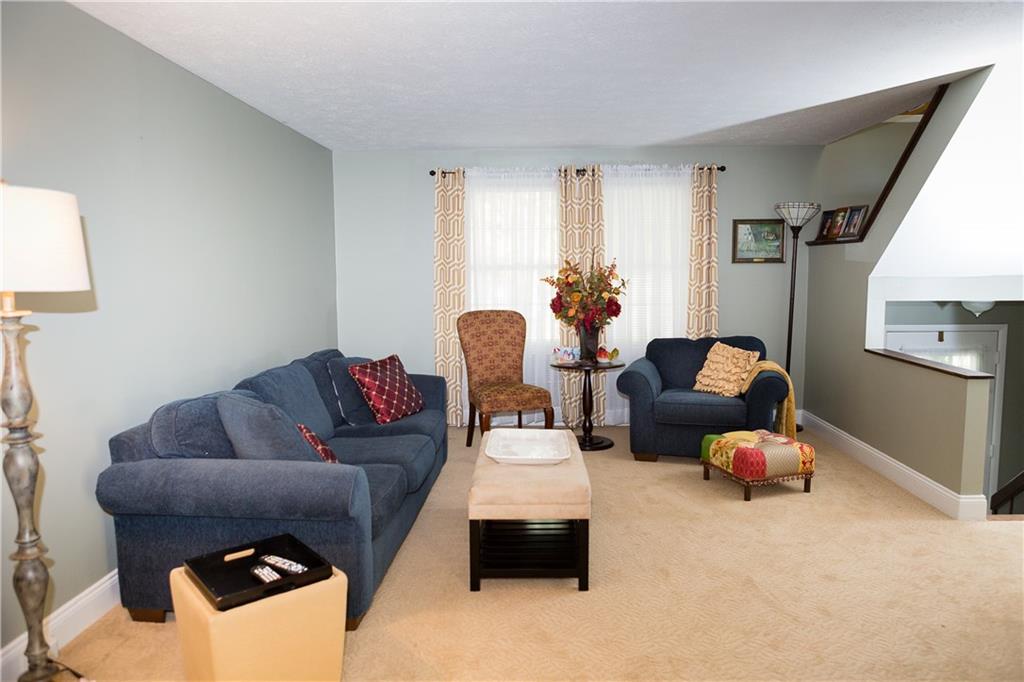 230 Quail Run Road Venetia, PA 15367 - Photo 6 of 25 Living room