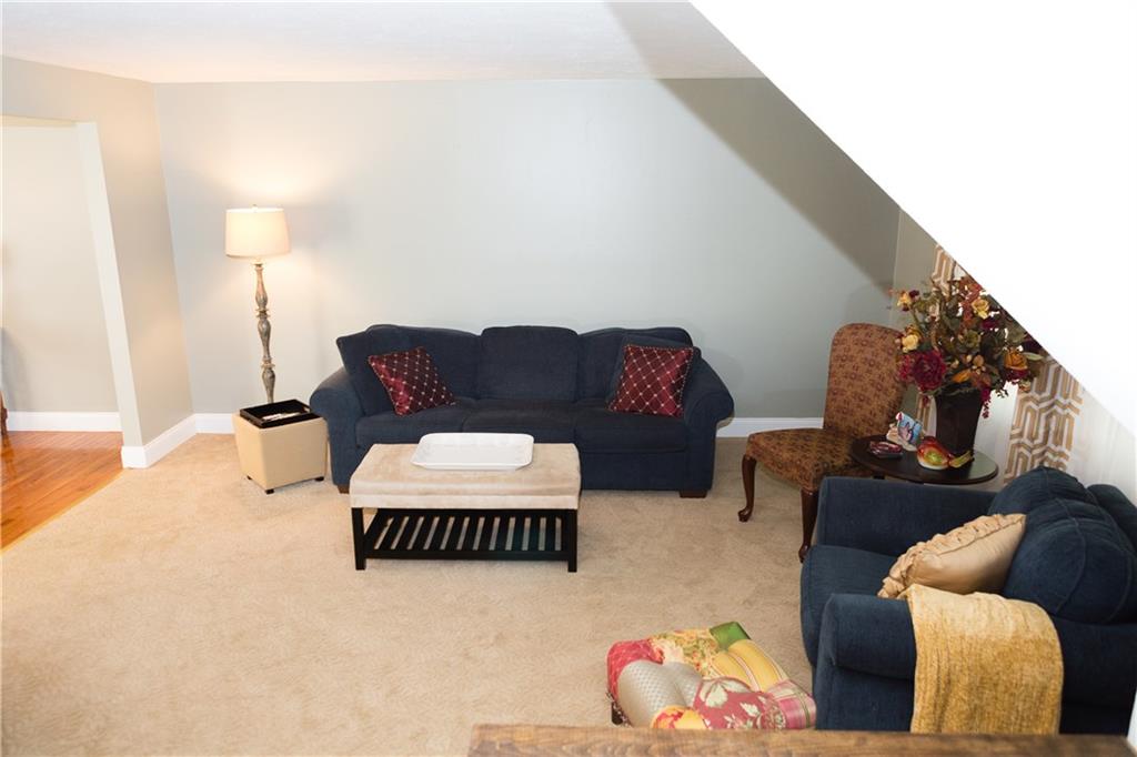 230 Quail Run Road Venetia, PA 15367 - Photo 7 of 25 Living room