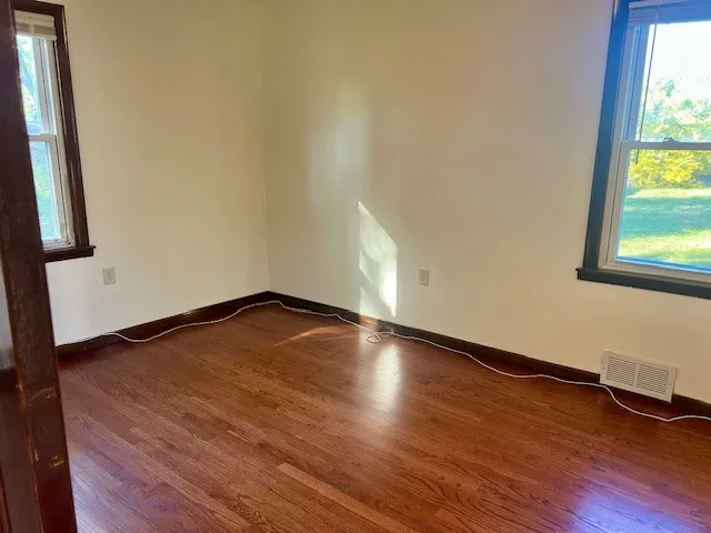 $2,000 | 102 74th Street, Darien, IL 60561