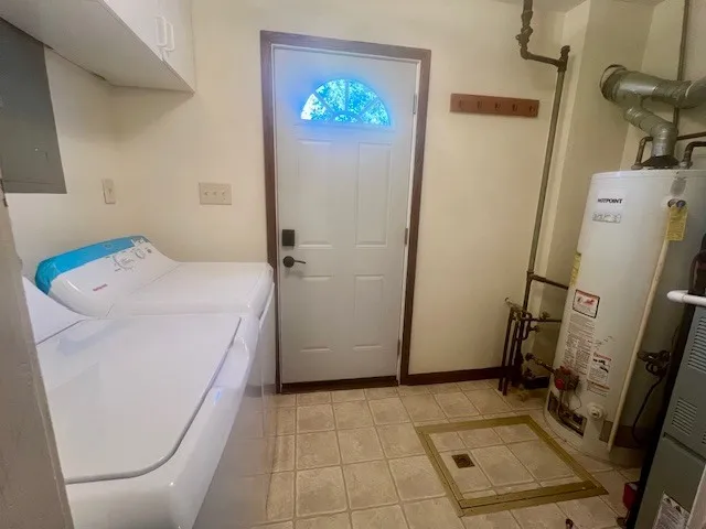 $2,000 | 102 74th Street, Darien, IL 60561