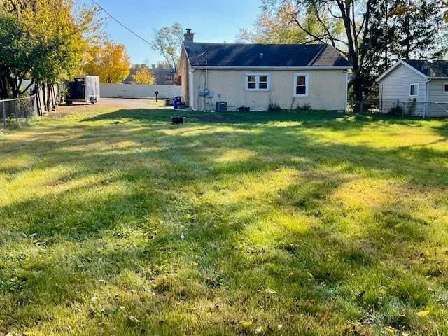 $2,000 | 102 74th Street, Darien, IL 60561