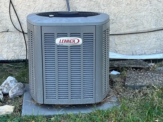 $2,000 | 102 74th Street, Darien, IL 60561