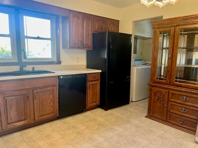 $2,000 | 102 74th Street, Darien, IL 60561