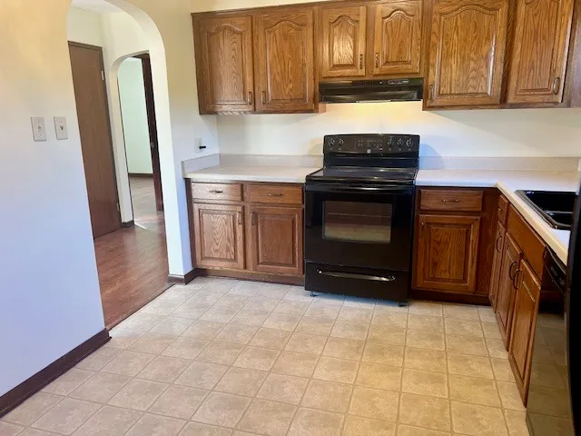 $2,000 | 102 74th Street, Darien, IL 60561