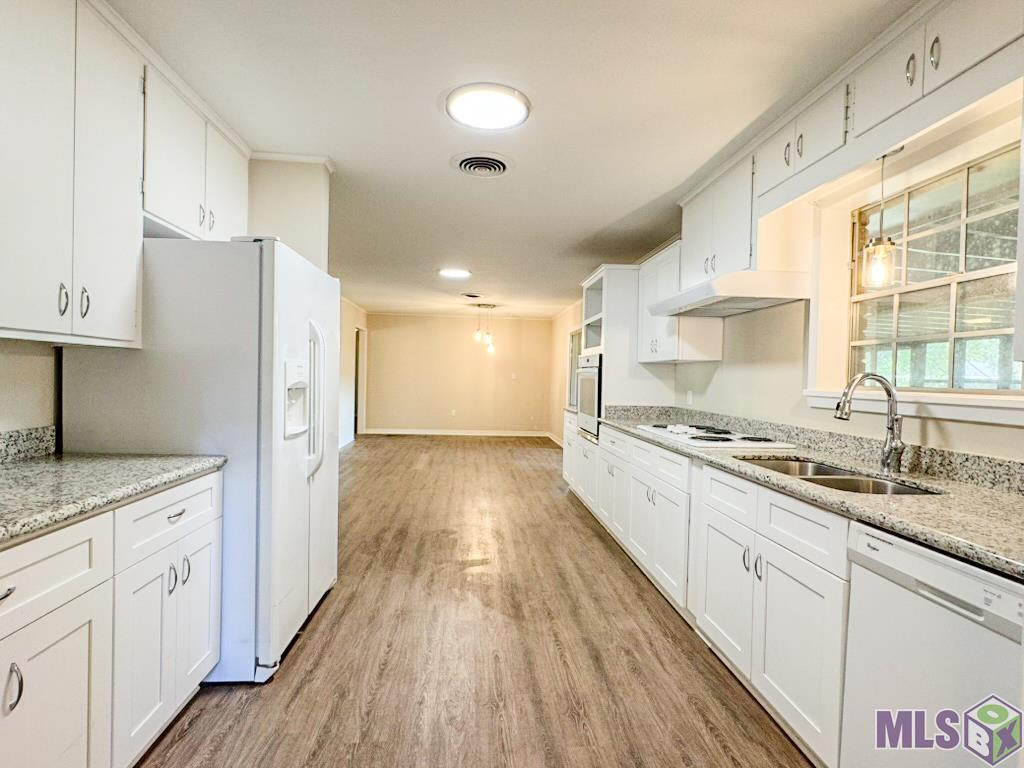 12156 Armstrong Drive Baton Rouge, LA 70816 - Photo 2 of 22