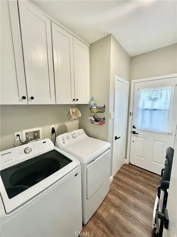a view of utility room with washer and dryer