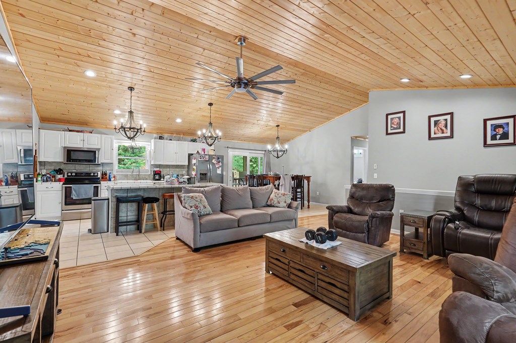 522 Fred Amos Road Murphy, NC 28906 - Photo 45 of 73 a living room with furniture