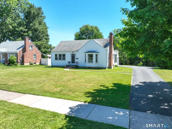 $369,900 | 564 Willard Avenue, Newington, CT 06111
