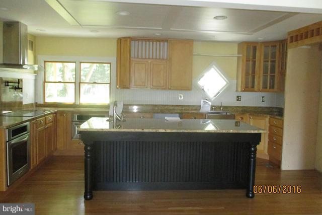 1860 Cedar Road Pasadena, MD 21122 - Photo 5 of 23 Kitchen