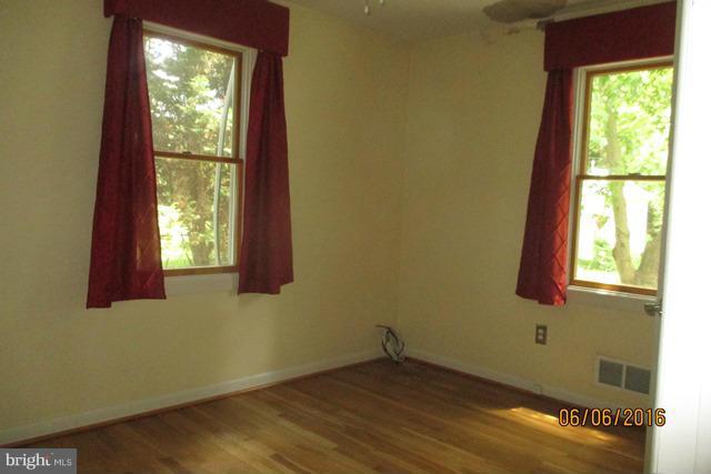 1860 Cedar Road Pasadena, MD 21122 - Photo 9 of 23 Bedroom