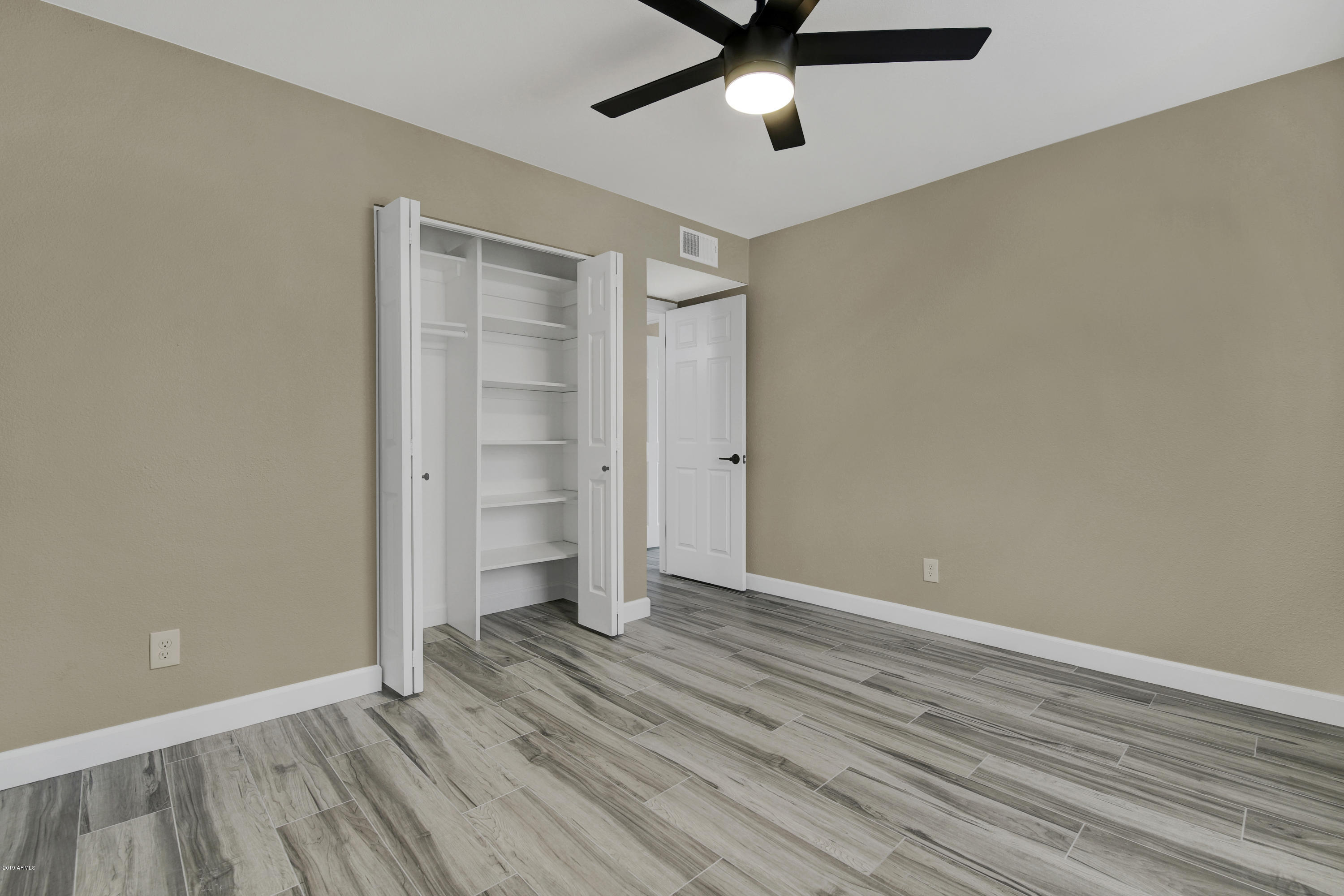 4431 East Grandview Road Phoenix, AZ 85032 - Photo 15 of 33 17