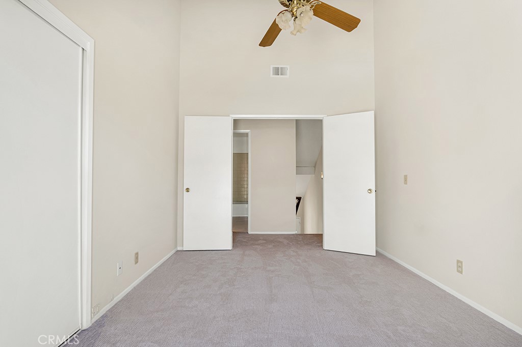 905 Thistlegate Road Oak Park, CA 91377 - Photo 19 of 34