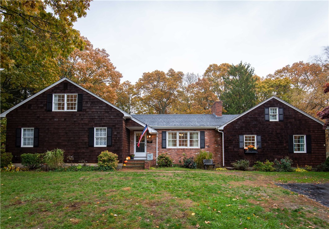5 Daisy Avenue Westerly, RI 02891 - Photo 1 of 40 Gallery Image 1