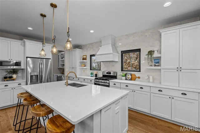 $875,000 | 371 Calvert Avenue, Webster Groves, MO 63119