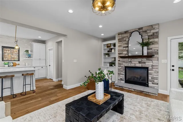 $875,000 | 371 Calvert Avenue, Webster Groves, MO 63119