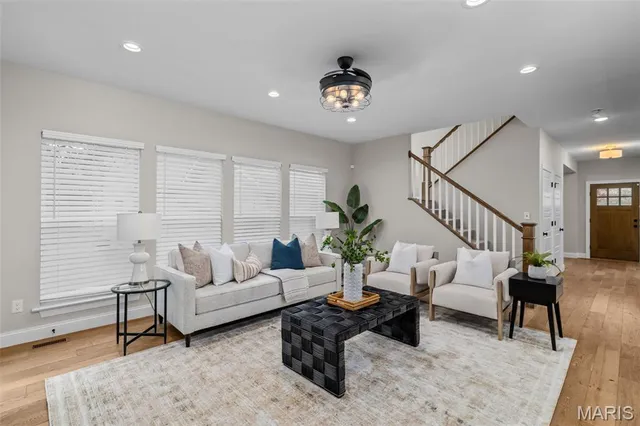 $875,000 | 371 Calvert Avenue, Webster Groves, MO 63119