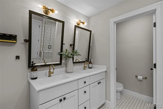 $875,000 | 371 Calvert Avenue, Webster Groves, MO 63119