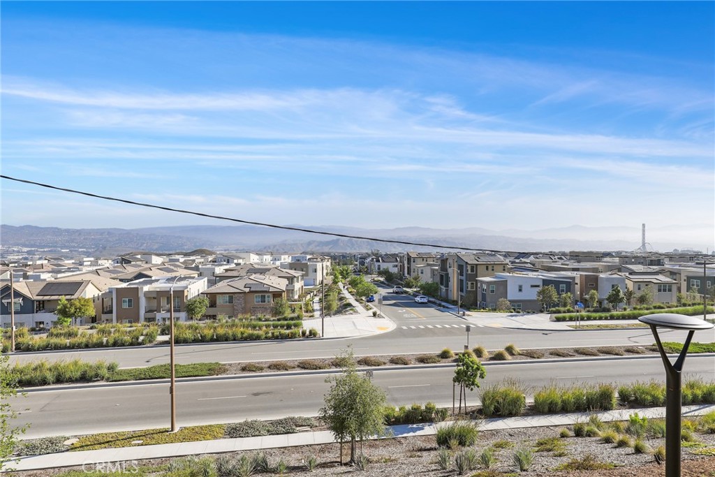 27213 Tamarack Lane Valencia, CA 91381 - Photo 29 of 40 a view of a city